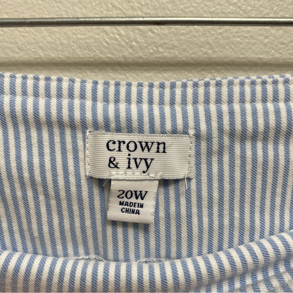 Crown & Ivy Plus Size Blue/White Seersucker Ankle Pants - Picture 7 of 9